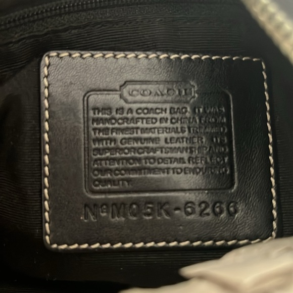 Authentic Coach Signature Black Shoulder Bag - Picture 6 of 6